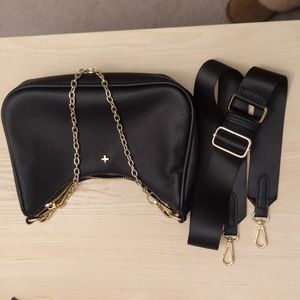 Black crossbody w/ gold chain